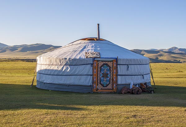 Découvrez nos Yourtes traditionnelle Mongole à la Ferme des Épis en  Normandie